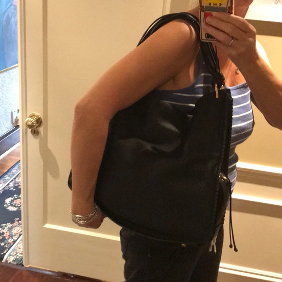 Gorgeous travel or large shoulder bag - Picture 8 of 9